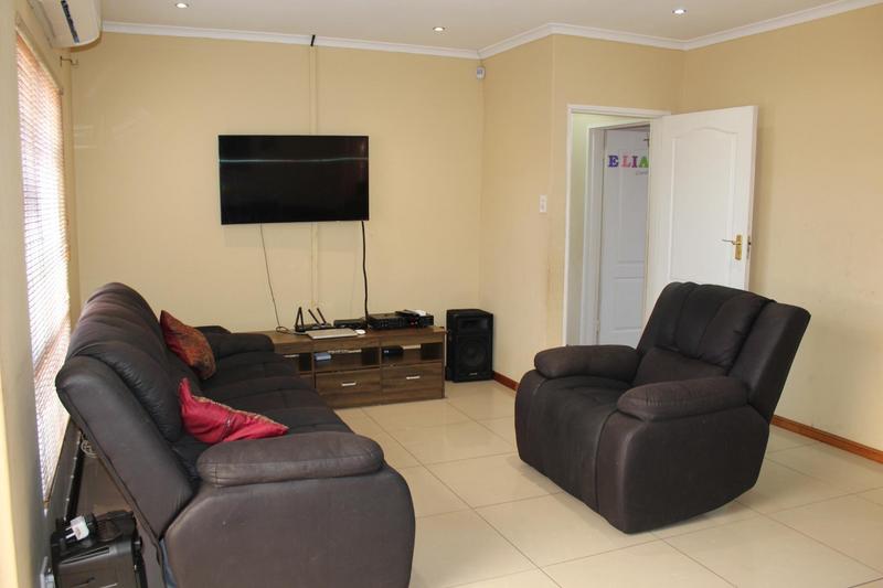 3 Bedroom Property for Sale in Glen Lilly Western Cape
